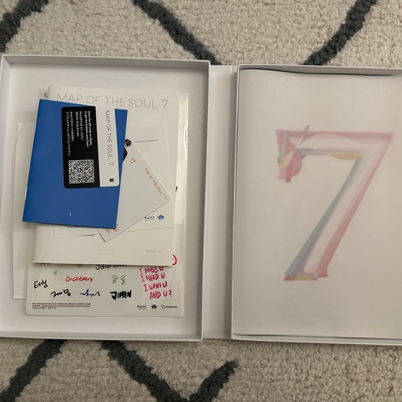 BTS MAP OF THE SOUL VER 1 - Picture 2 of 2